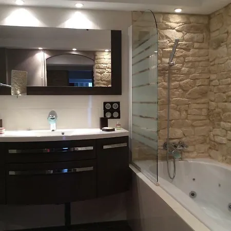 Clôt De Félines Chambre Spacieuse Maison d'hôtes