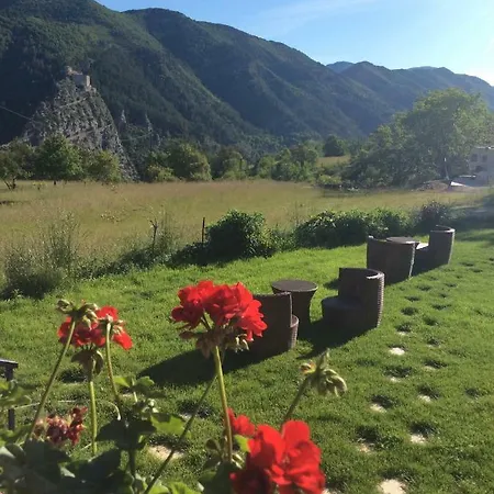 Clôt De Félines Chambre Spacieuse Maison d'hôtes Entrevaux